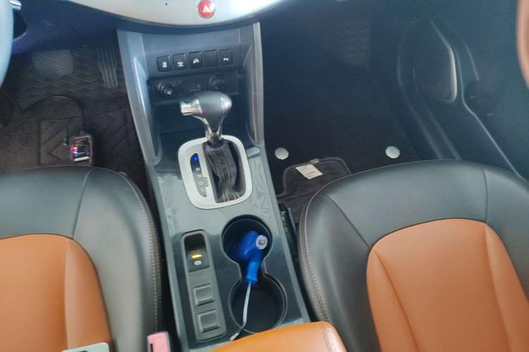 Used JAC Group Refine S5 2014 2.0T Automatic Luxury Edition Gear Lever