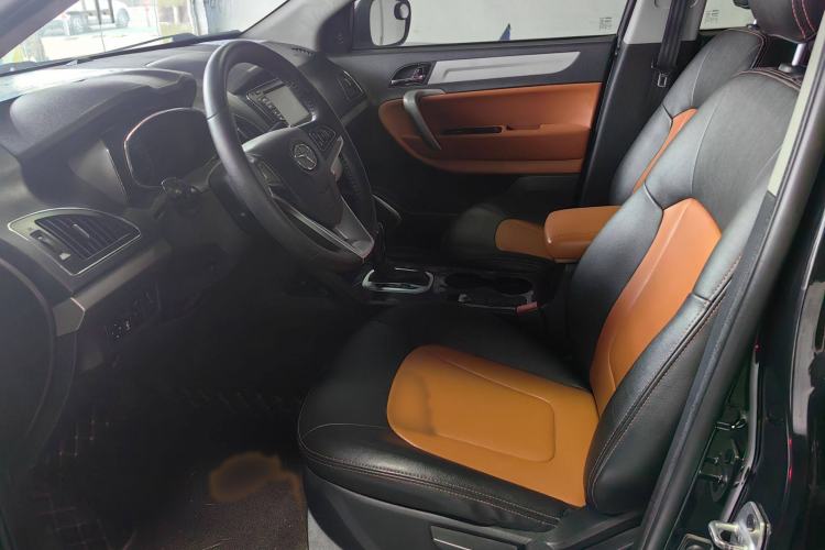 Used JAC Group Refine S5 2014 2.0T Automatic Luxury Edition Interior 1
