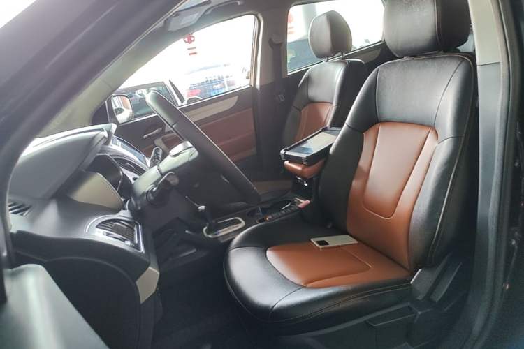 Used JAC Group Refine S5 2014 2.0T Automatic Luxury Edition Left Front Seat