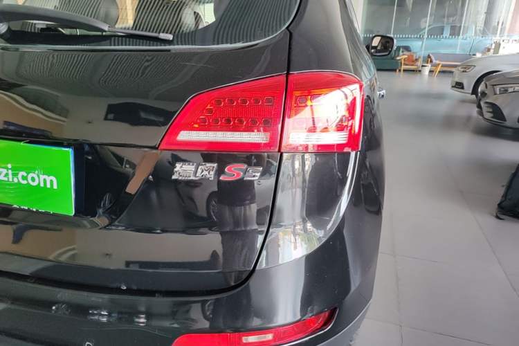 Used JAC Group Refine S5 2014 2.0T Automatic Luxury Edition Right Rear Taillight