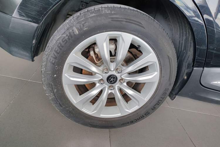 Used JAC Group Refine S5 2014 2.0T Automatic Luxury Edition Right Rear Wheel Hub