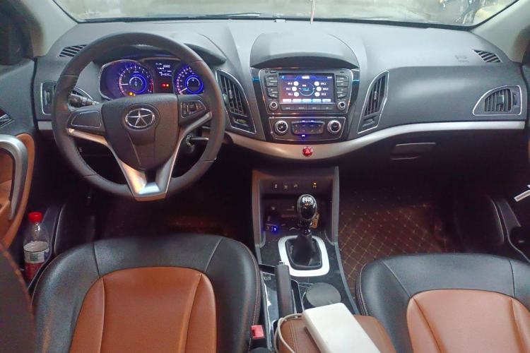 Used JAC Group Refine S5 2014 2.0T Manual Luxury Edition Interior 1