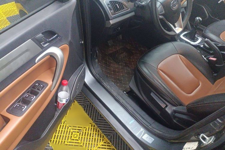 Used JAC Group Refine S5 2014 2.0T Manual Luxury Edition Interior 2