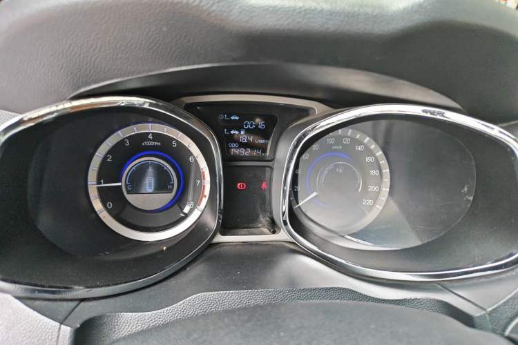 Used JAC Group Refine S5 2014 1.5T Manual Luxury Edition Odometer Close Up