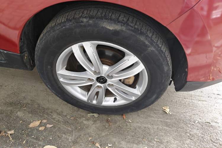 Used JAC Group Refine S5 2014 1.5T Manual Luxury Edition Right Front Wheel Hub