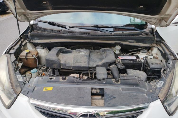 Used JAC Group Refine S5 2014 2.0T Automatic Luxury Edition Engine Bay