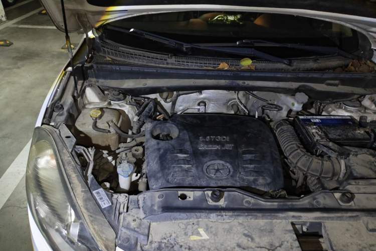 Used JAC Group Refine S5 2014 1.5T Manual Luxury Edition Engine Bay Right