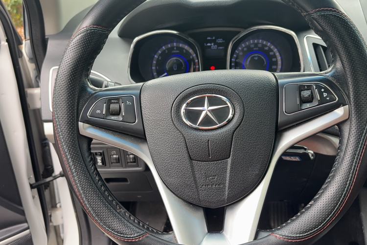 Used JAC Group Refine S5 2014 1.5T Manual Luxury Edition Interior 5