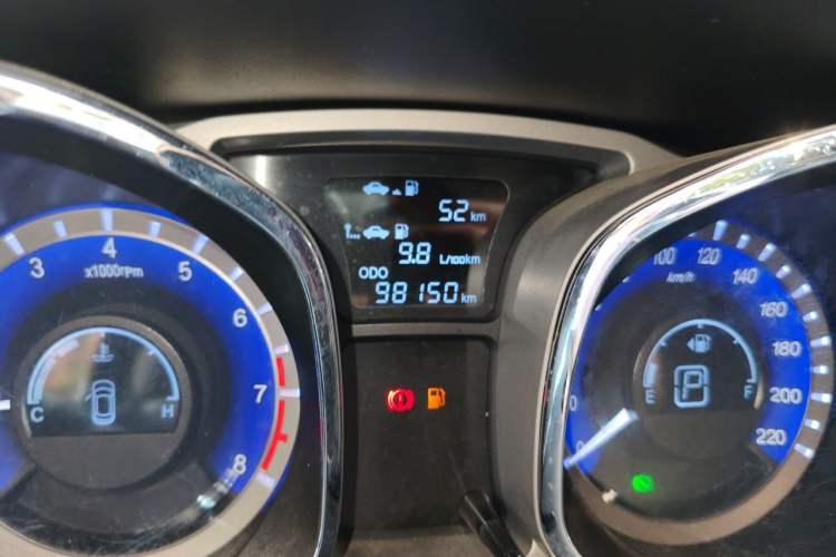 Used JAC Group Refine S5 2014 2.0T Automatic Luxury Edition Odometer Close Up