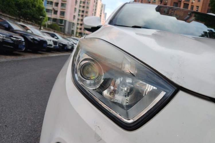 Used JAC Group Refine S5 2014 2.0T Automatic Luxury Edition Right Front Headlight