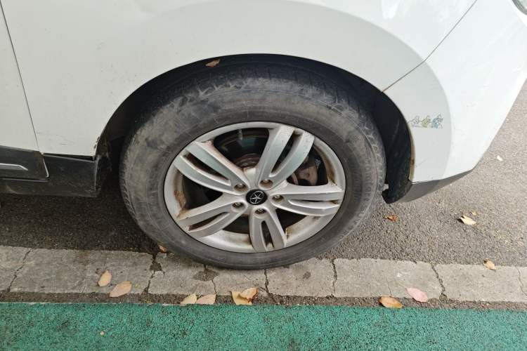 Used JAC Group Refine S5 2014 1.5T Manual Luxury Edition Right Front Wheel Hub