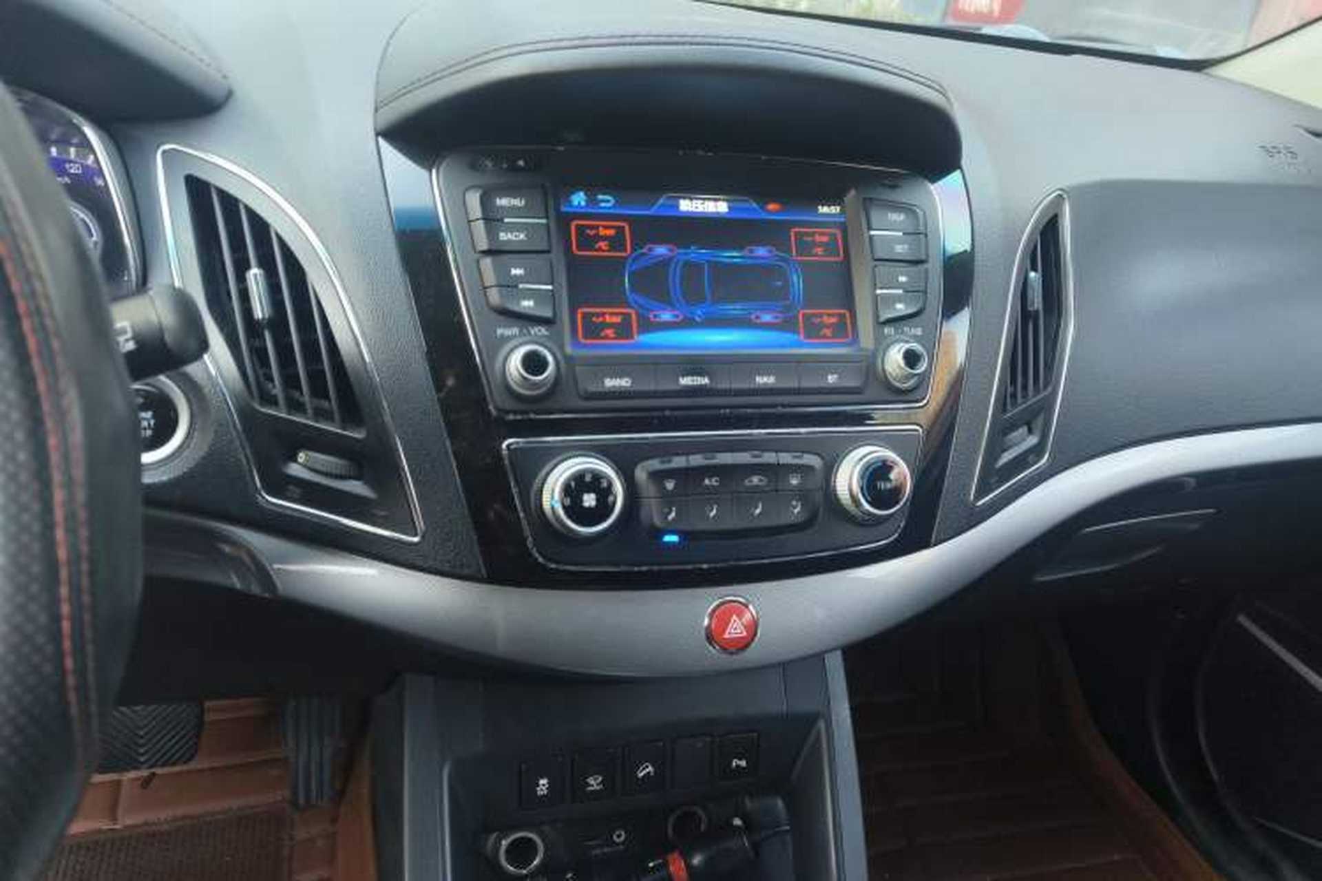 Used JAC Group Refine S5 2015 1.5T Automatic Luxury Model Audio And AC Panel