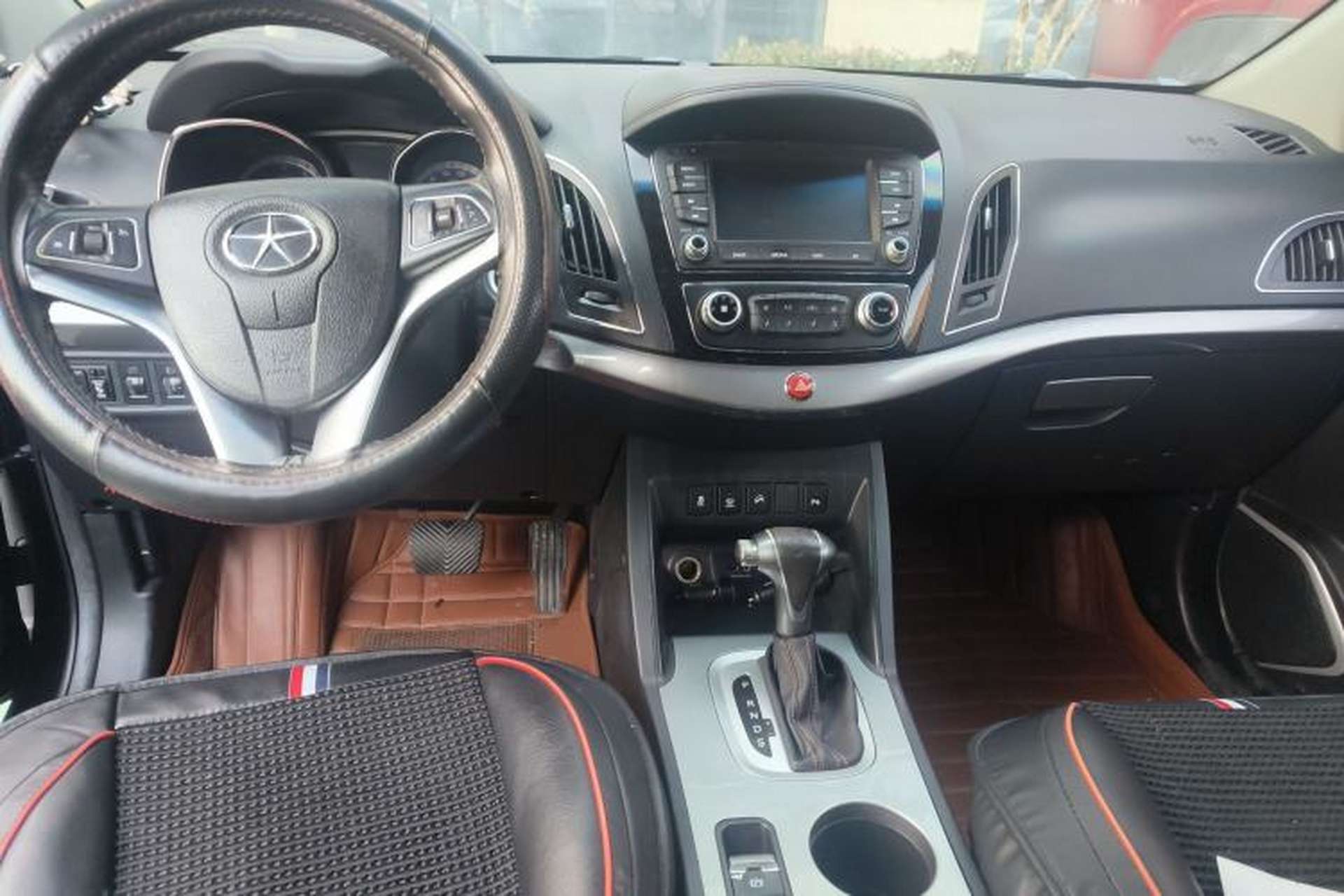 Used JAC Group Refine S5 2015 1.5T Automatic Luxury Model Center Console
