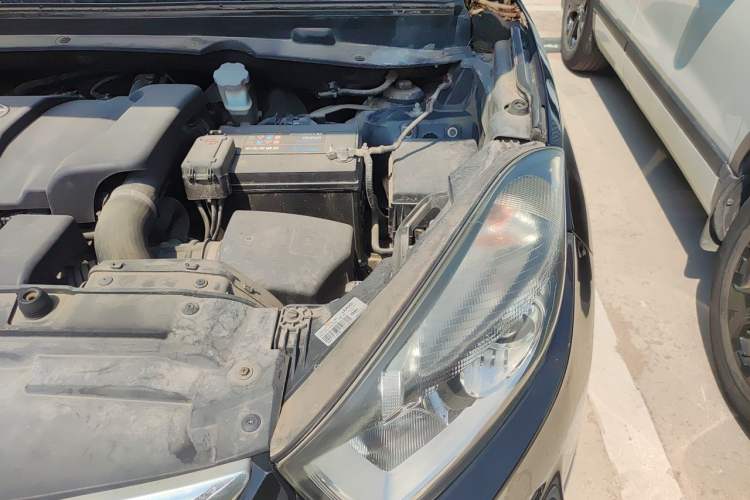 Used JAC Group Refine S5 2015 2.0T Automatic Luxury Edition Engine Bay Left