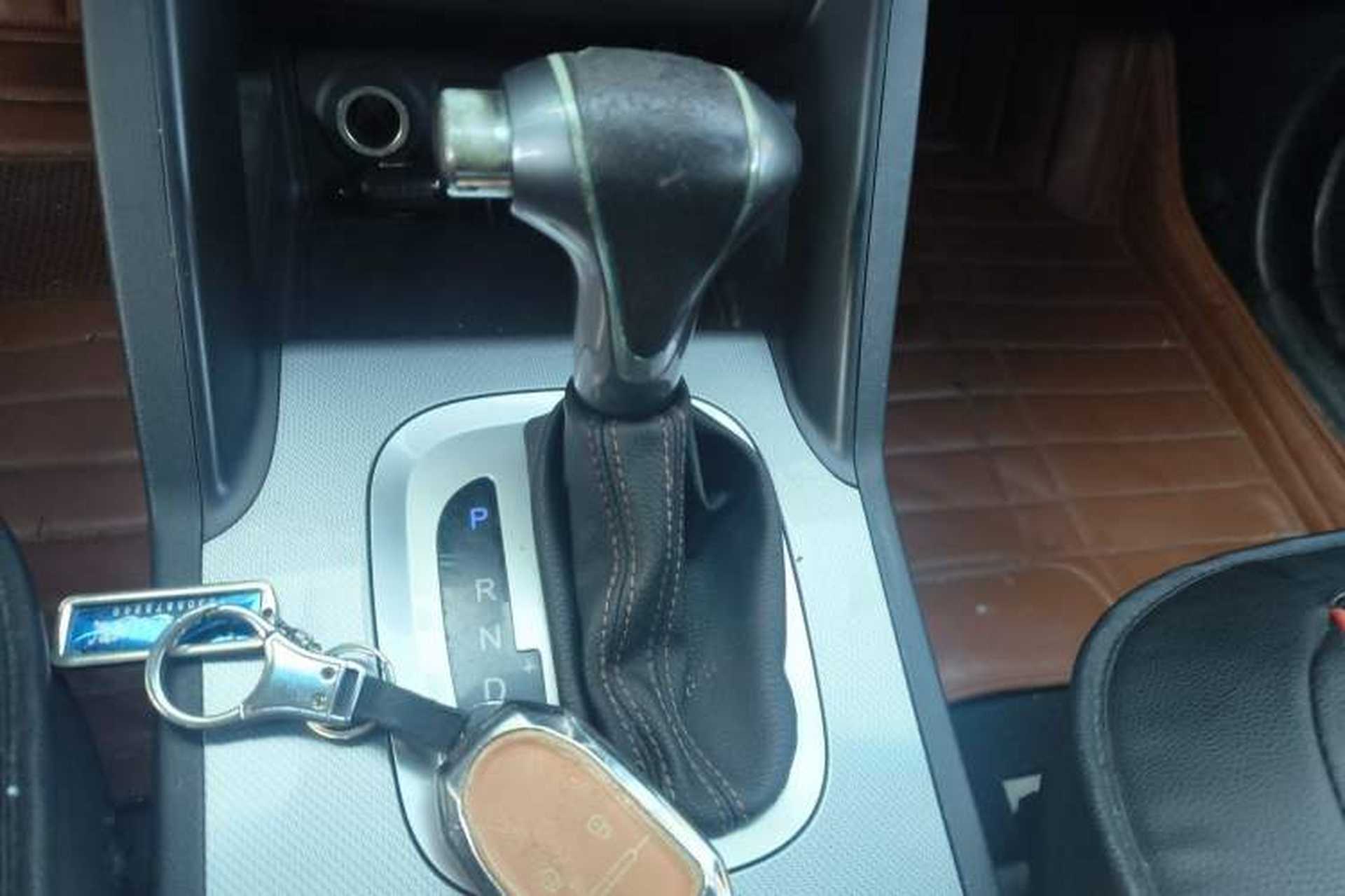 Used JAC Group Refine S5 2015 1.5T Automatic Luxury Model Gear Lever