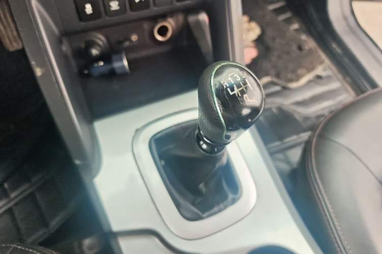 Used JAC Group Refine S5 2015 1.5T Manual Luxury Sport Edition Gear Lever