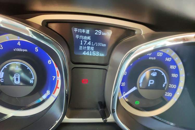 Used JAC Group Refine S5 2015 2.0T Automatic Luxury Edition Odometer Close Up