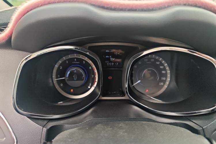 Used JAC Group Refine S5 2015 1.5T Manual Luxury Sport Edition Odometer Close Up
