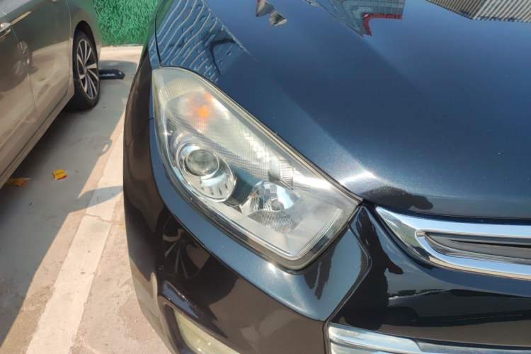 Used JAC Group Refine S5 2015 2.0T Automatic Luxury Edition Right Front Headlight