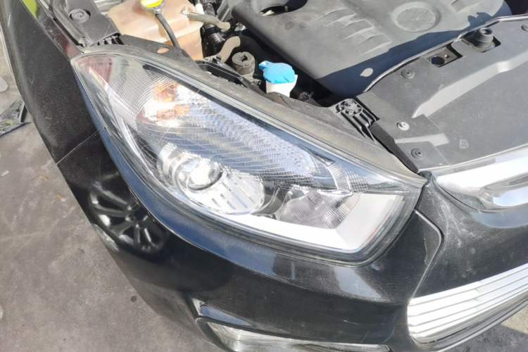Used JAC Group Refine S5 2015 1.5T Automatic Elite Model Right Front Headlight