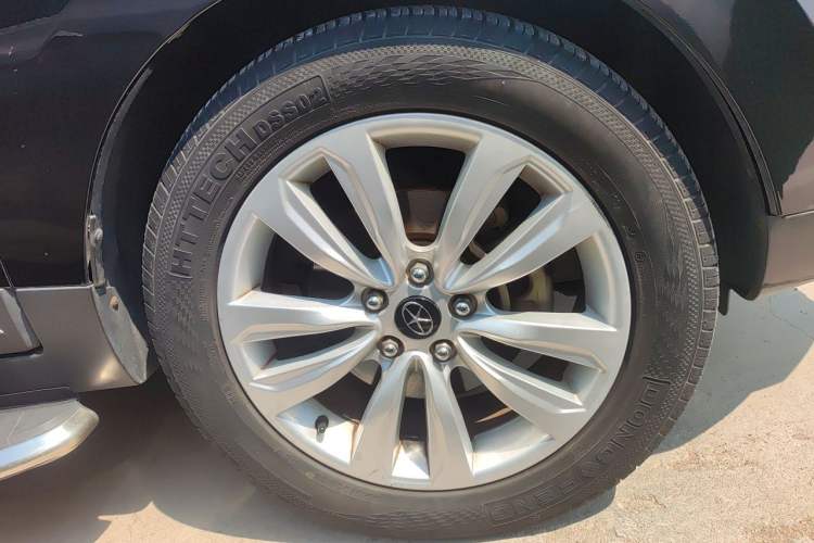 Used JAC Group Refine S5 2015 2.0T Automatic Luxury Edition Right Front Wheel Hub