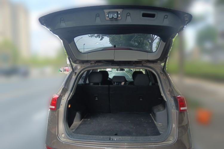 Used JAC Group Refine S5 2015 2.0L Manual Comfort Version Trunk