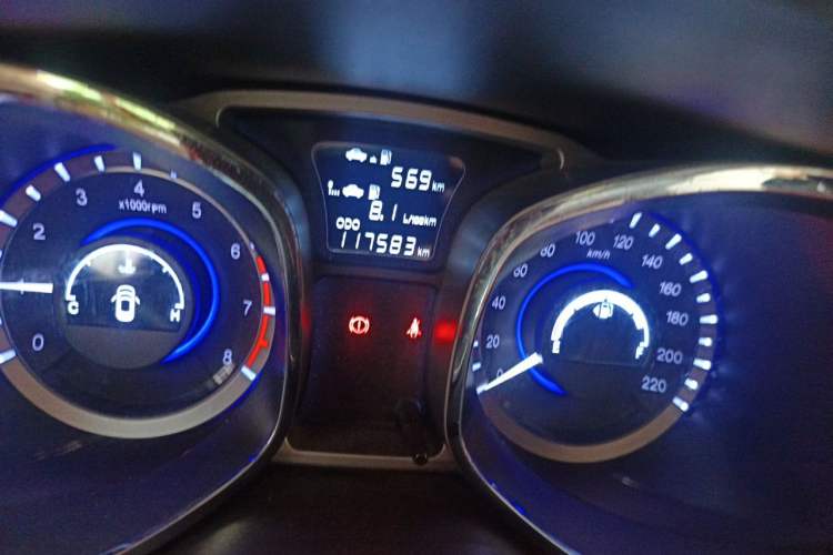 Used JAC Group Refine S5 2015 2.0L Manual Luxury Edition Odometer Close Up