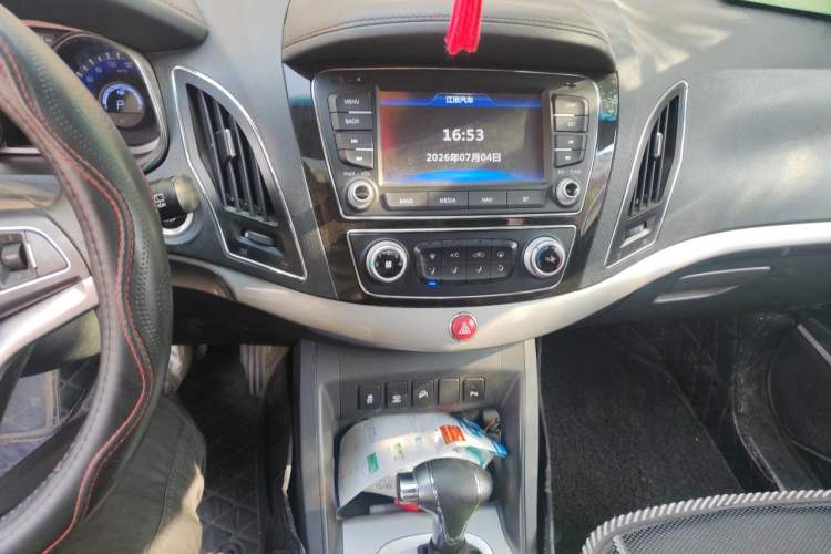 Used JAC Group Refine S5 2015 1.5T Automatic Luxury Model Audio And AC Panel