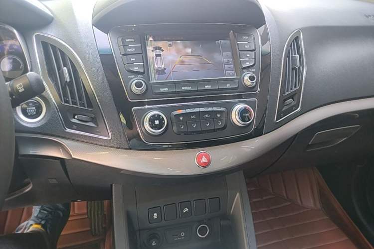Used JAC Group Refine S5 2015 1.5T Automatic Elite Model Audio And AC Panel