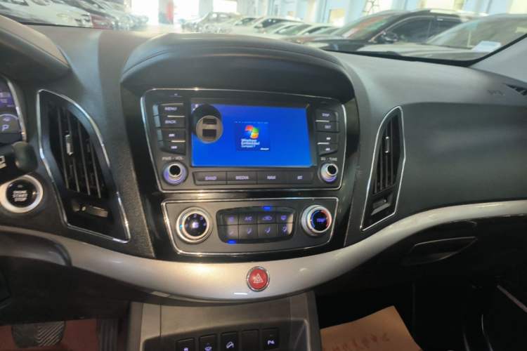 Used JAC Group Refine S5 2015 1.5T Automatic Luxury Model Audio And AC Panel