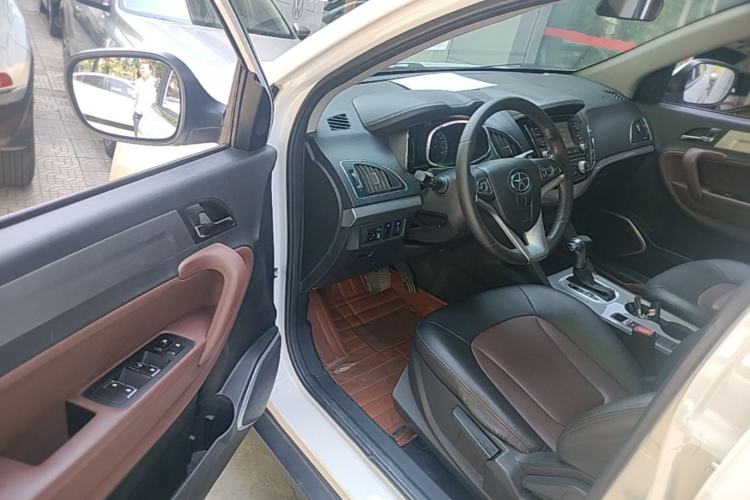 Used JAC Group Refine S5 2015 1.5T Automatic Elite Model Driver Seat