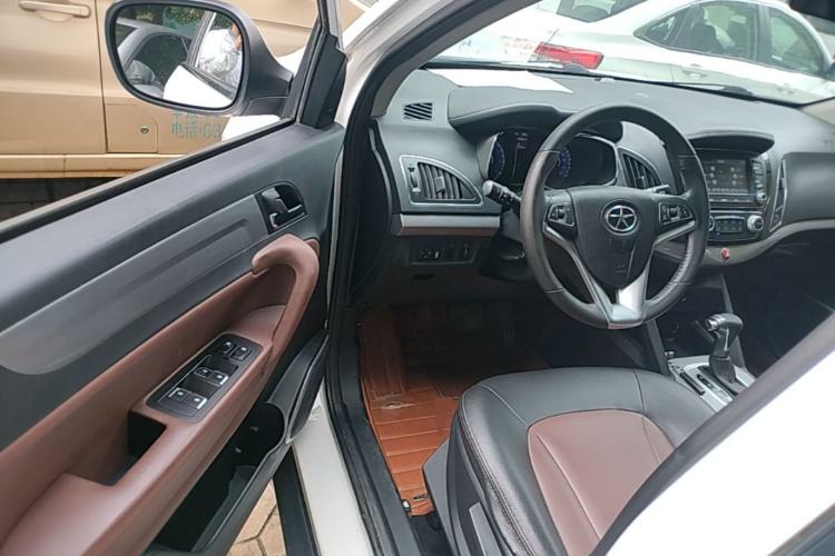 Used JAC Group Refine S5 2015 1.5T Automatic Elite Model Driver Seat