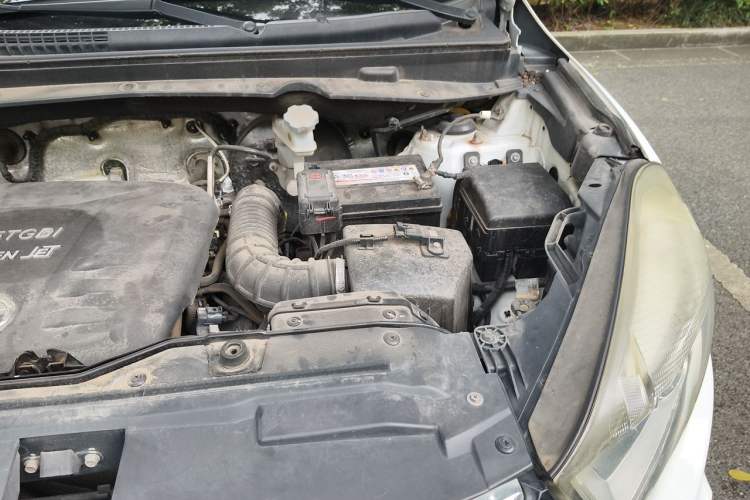 Used JAC Group Refine S5 2015 1.5T Automatic Comfort Edition Engine Bay Left