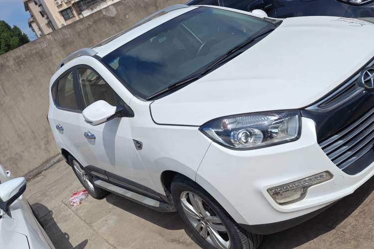 Used JAC Group Refine S5 2015 2.0L Manual Luxury Edition Exterior 2