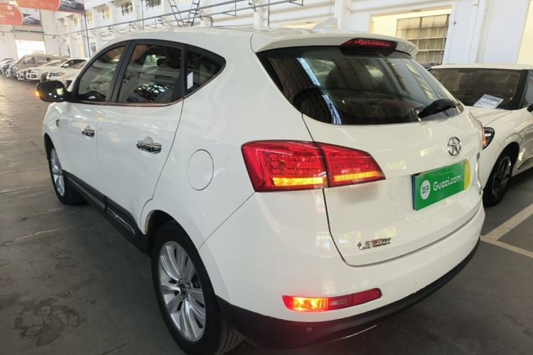 Used JAC Group Refine S5 2015 1.5T Automatic Luxury Model Exterior 2