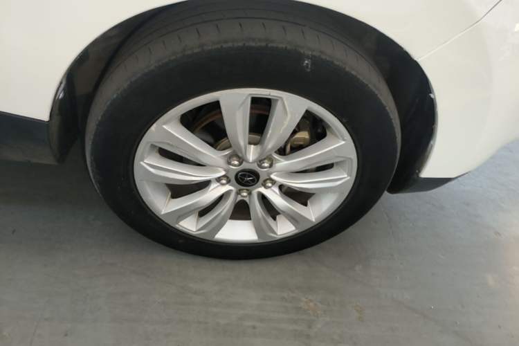 Used JAC Group Refine S5 2015 1.5T Automatic Luxury Model Exterior 5