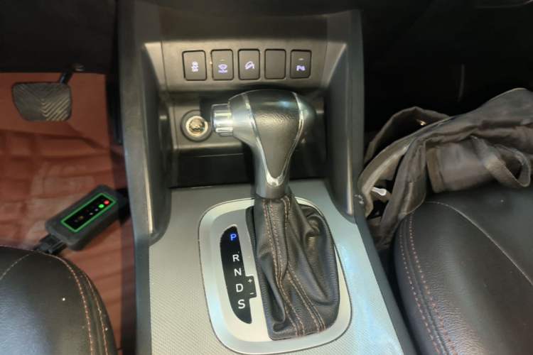 Used JAC Group Refine S5 2015 1.5T Automatic Luxury Model Gear Lever