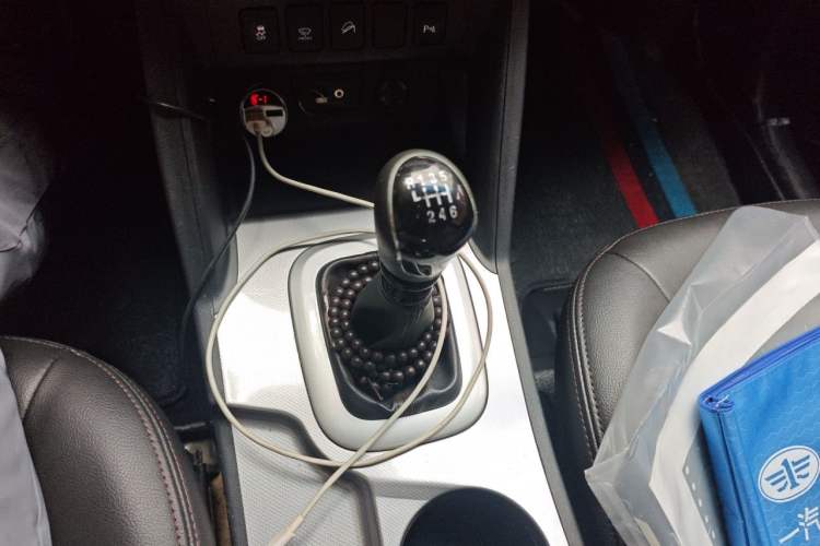 Used JAC Group Refine S5 2015 1.5T Manual Luxury Sport Edition Gear Lever