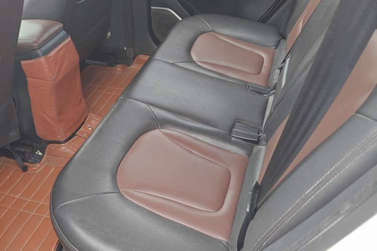 Used JAC Group Refine S5 2015 2.0L Manual Luxury Edition Interior 1