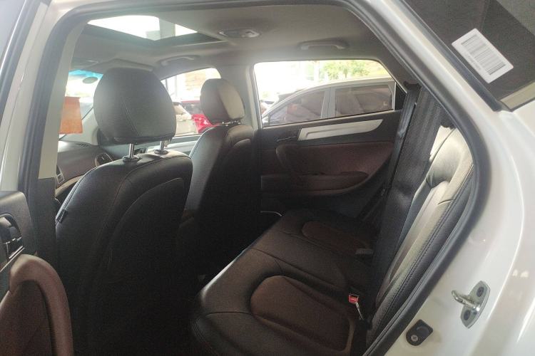 Used JAC Group Refine S5 2015 1.5T Manual Luxury Sport Edition Interior 1