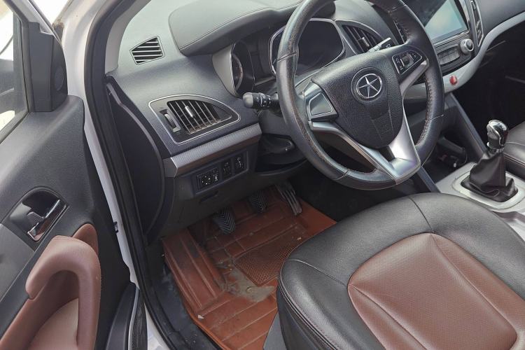 Used JAC Group Refine S5 2015 2.0L Manual Luxury Edition Interior 2