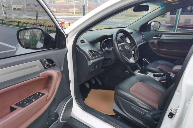 Used JAC Group Refine S5 2015 1.5T Manual Comfort Model Interior 5