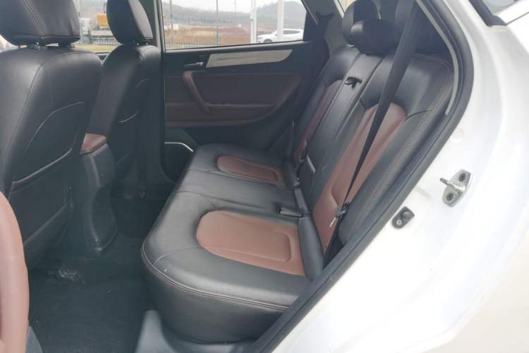 Used JAC Group Refine S5 2015 1.5T Manual Comfort Model Interior 6