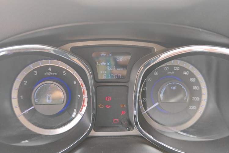 Used JAC Group Refine S5 2015 2.0L Manual Luxury Edition Odometer Close Up