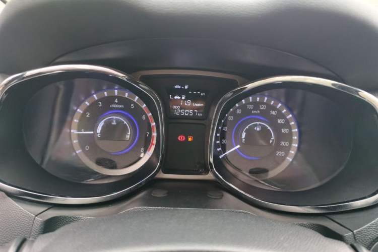 Used JAC Group Refine S5 2015 1.5T Manual Comfort Model Odometer Close Up