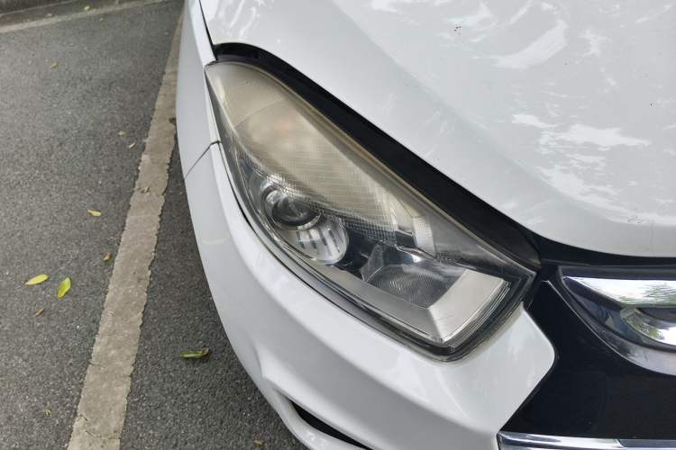 Used JAC Group Refine S5 2015 1.5T Automatic Comfort Edition Right Front Headlight