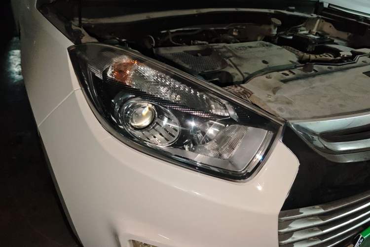 Used JAC Group Refine S5 2015 2.0L Manual Luxury Edition Right Front Headlight