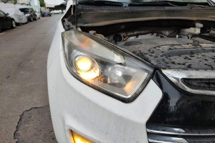 Used JAC Group Refine S5 2015 1.5T Manual Comfort Model Right Front Headlight