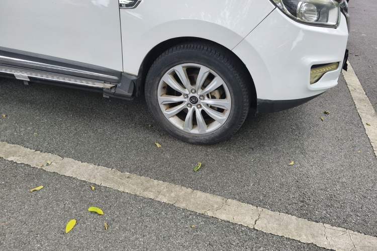 Used JAC Group Refine S5 2015 1.5T Automatic Comfort Edition Right Front Wheel Hub