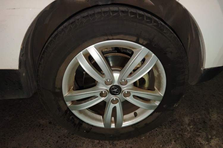 Used JAC Group Refine S5 2015 2.0L Manual Luxury Edition Right Front Wheel Hub